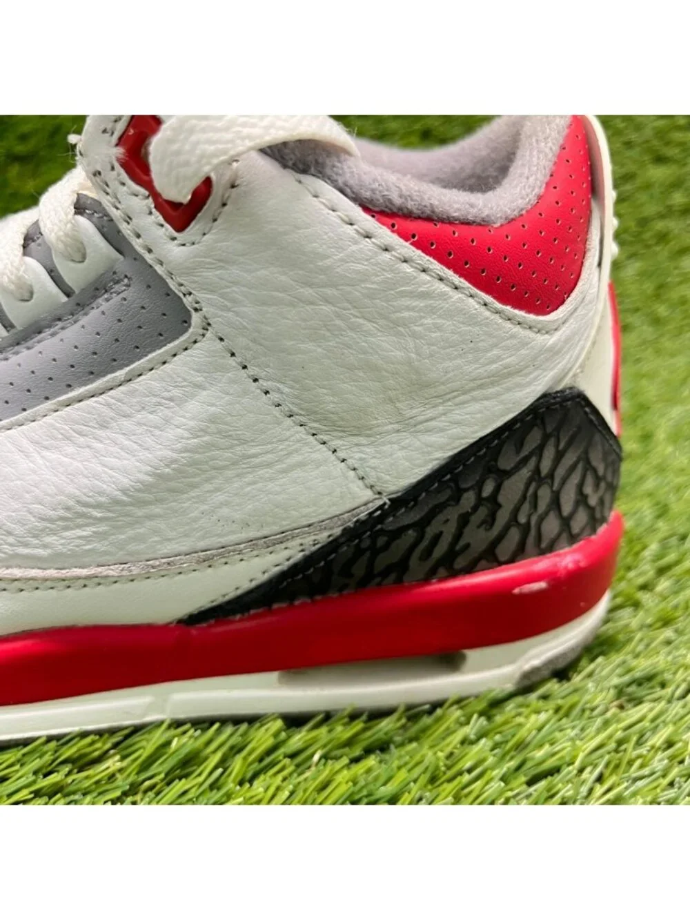 Nike Air Jordan 3 Retro Fire Red White Boys Size 5.5Y Basketball Shoes Sneakers